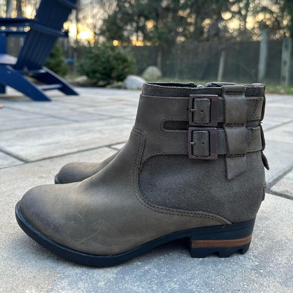 Sorel Lolla Bootie - Picture 2 of 12